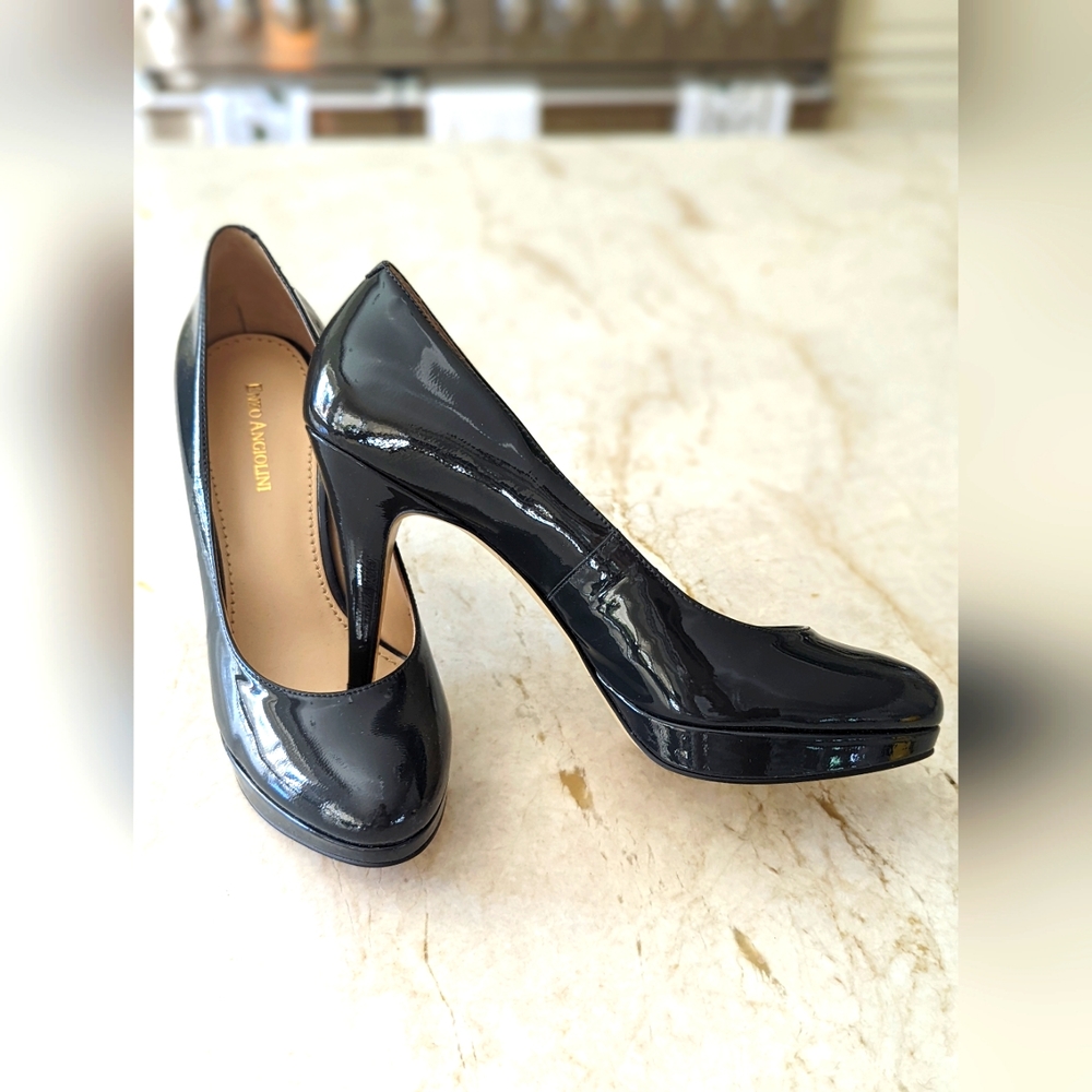 Brand new Enzo Angiolini charcoal gray patent leather heels size 7.5